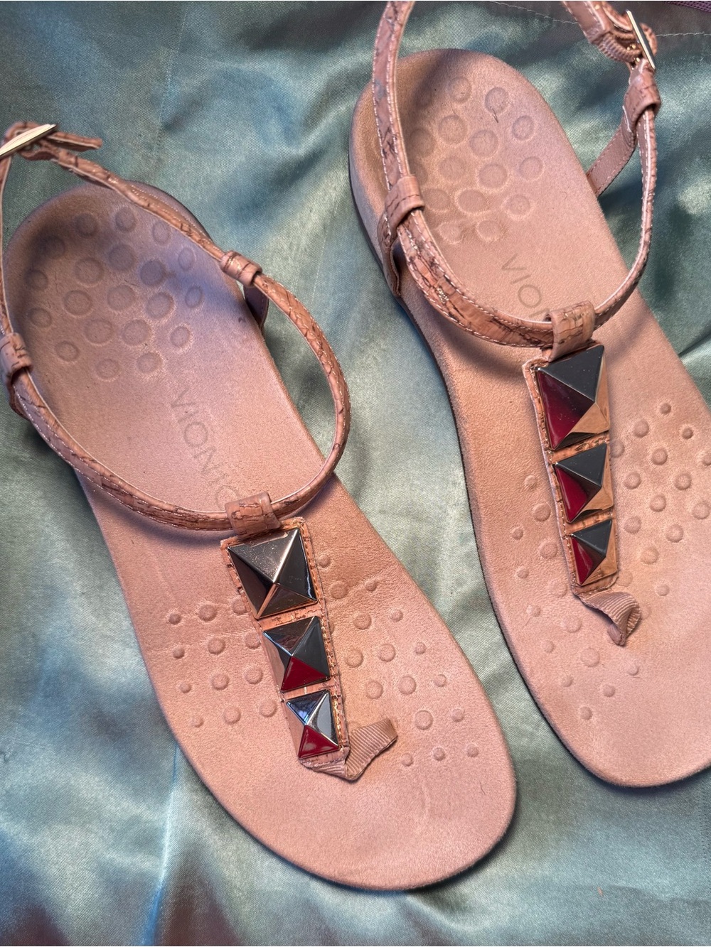 Vionic T-Strap Sandals - Picture 5 of 8